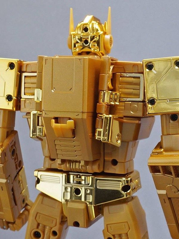 Golden Lagoon MP 10 Convoy New In Hand Images Of Masterpiece Redeco 06 (6 of 27)